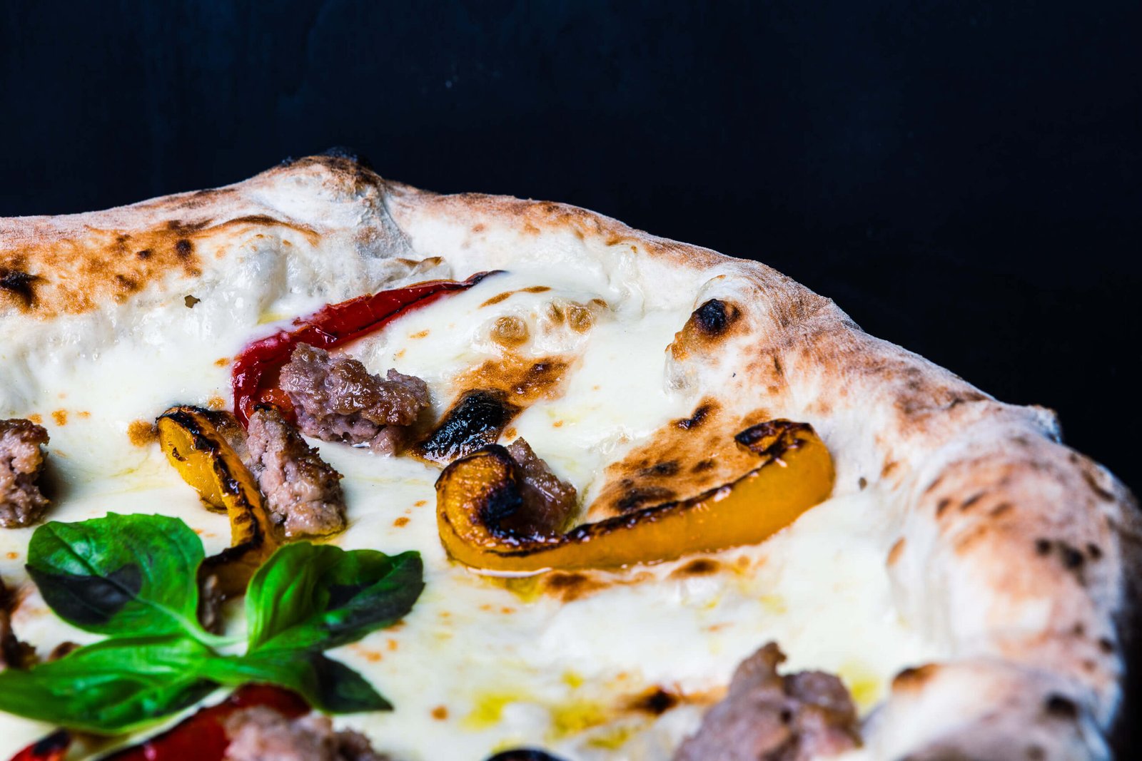 Pizza piemontese del menu della Pizzeria Fracchia di Torino