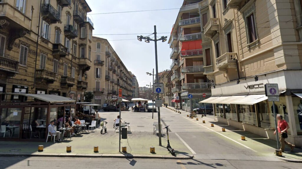 Vista della zona pedonale di Via Di Nanni a Torino