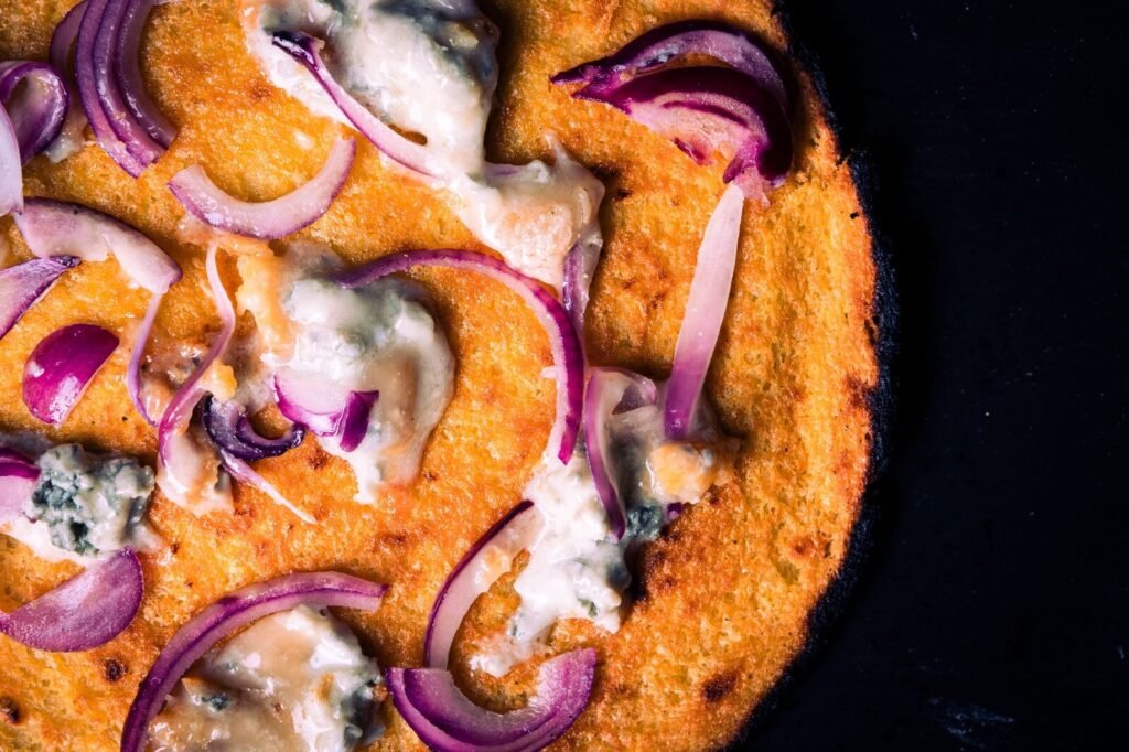 Farinata con gorgonzola e cipolla della Pizzeria Fracchia di Torino